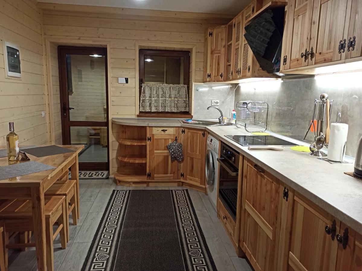 Brand New 2020 Specious Apartment Druzi 2 Palyanytsya Luaran gambar