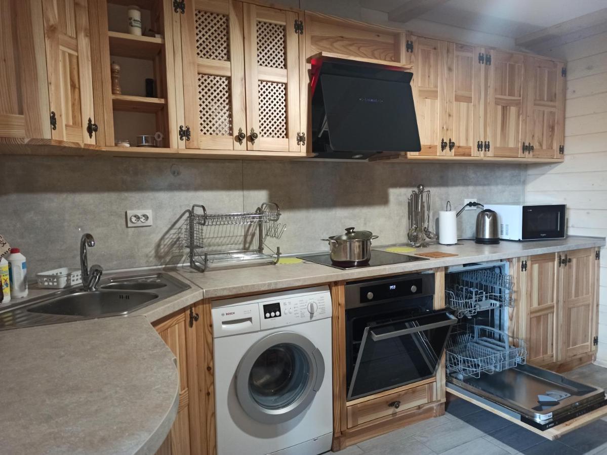 Brand New 2020 Specious Apartment Druzi 2 Palyanytsya Luaran gambar